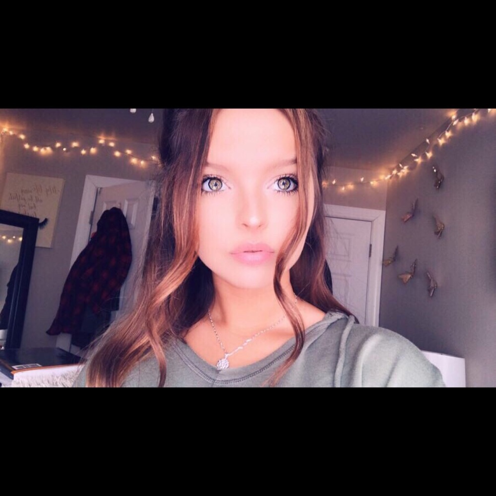 Meet your Posher, Gabriella